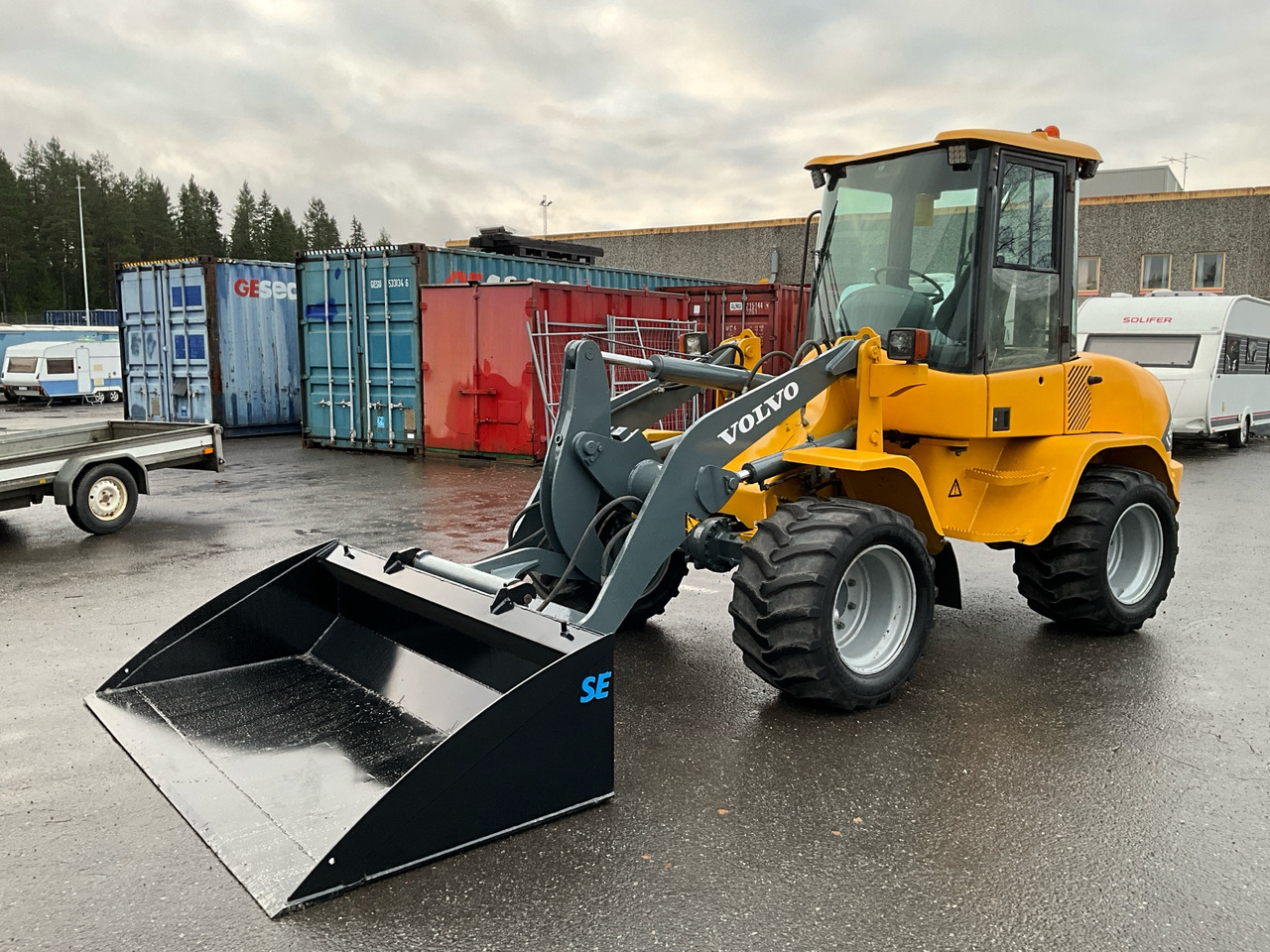 Volvo L35B-7 - Колёсный погрузчик: фото 1 Volvo L35B-7 - Колёсный погрузчик: фото 1