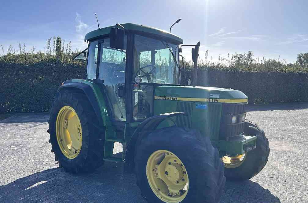 John Deere 6210 - Трактор: фото 4 John Deere 6210 - Трактор: фото 4