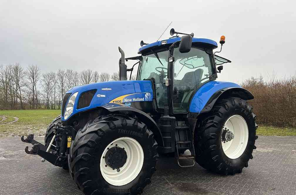 New Holland T7030 Autocommand full options! - Трактор: фото 1 New Holland T7030 Autocommand full options! - Трактор: фото 1