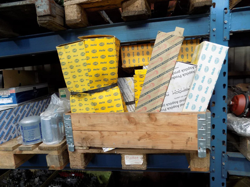 Diversen nieuwe trailer onderdelen en van volvo-mercedes - Навесное оборудование: фото 2 Diversen nieuwe trailer onderdelen en van volvo-mercedes - Навесное оборудование: фото 2