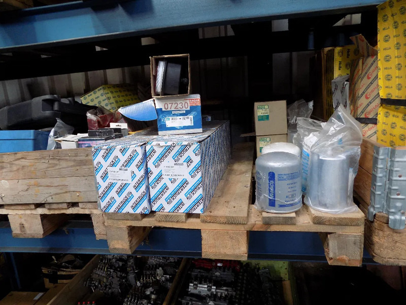 Diversen nieuwe trailer onderdelen en van volvo-mercedes - Навесное оборудование: фото 3 Diversen nieuwe trailer onderdelen en van volvo-mercedes - Навесное оборудование: фото 3