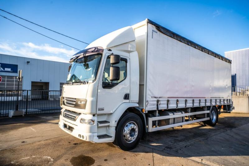 DAF LF 55.250 - Тентованный грузовик: фото 1 DAF LF 55.250 - Тентованный грузовик: фото 1