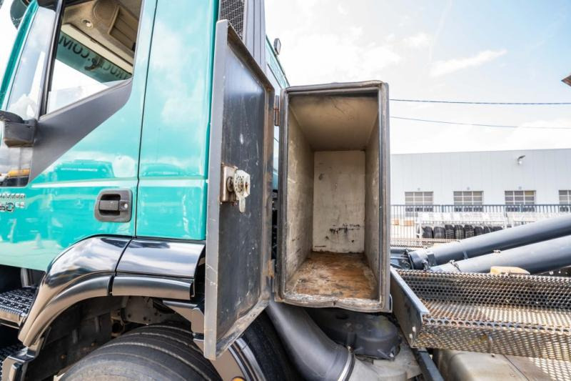 Iveco TRAKKER 360-6x4-PALFINGER в лизинг Iveco TRAKKER 360-6x4-PALFINGER: фото 6