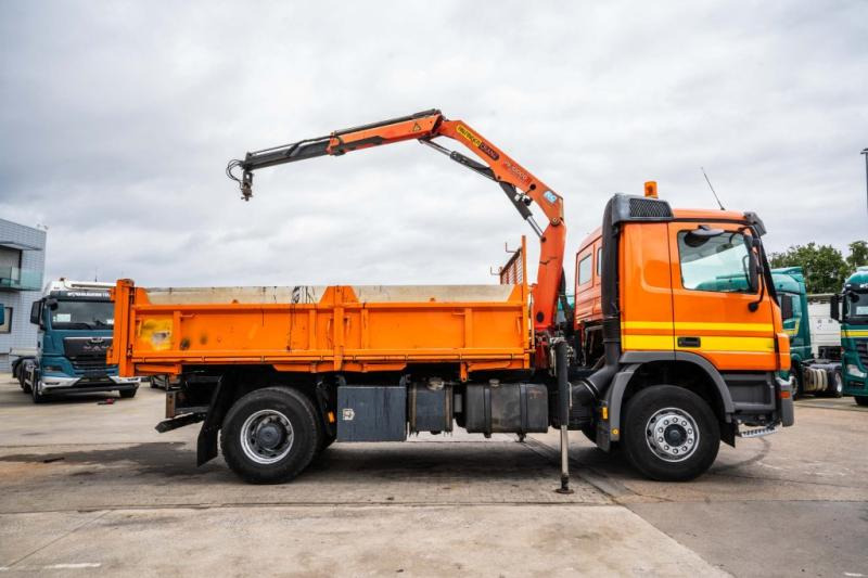 Mercedes ACTROS 1832 K + Palfinger 10 t/m - Самосвал, Автоманипулятор: фото 3 Mercedes ACTROS 1832 K + Palfinger 10 t/m - Самосвал, Автоманипулятор: фото 3