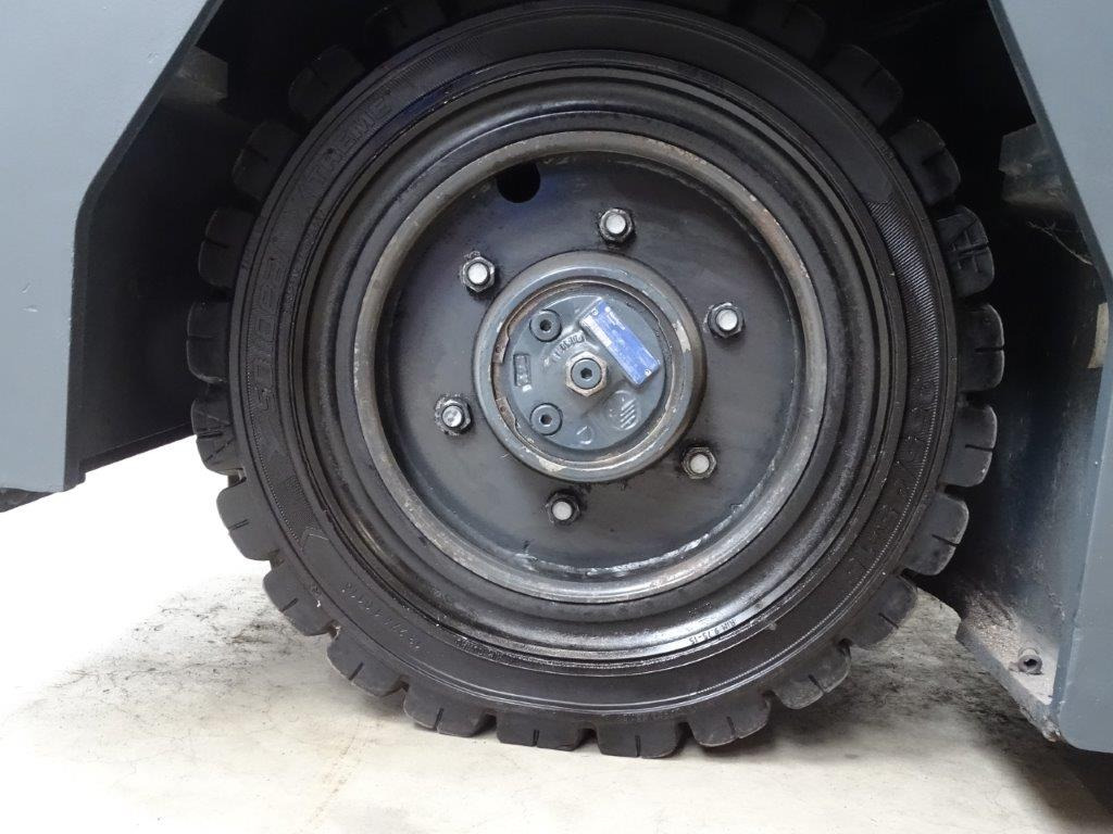 Combilift ESL5067 - REIFEN SE -TRIPLEX - Четырехсторонний погрузчик: фото 2 Combilift ESL5067 - REIFEN SE -TRIPLEX - Четырехсторонний погрузчик: фото 2