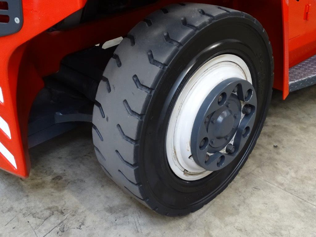 Kalmar DCE120-6 - Дизельный погрузчик: фото 2 Kalmar DCE120-6 - Дизельный погрузчик: фото 2