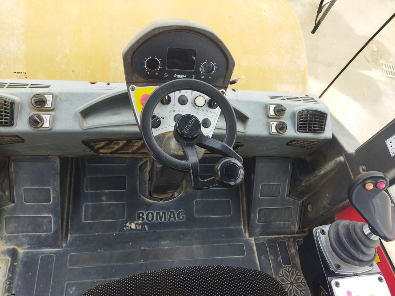 Компактор BOMAG BW216D5: фото 11