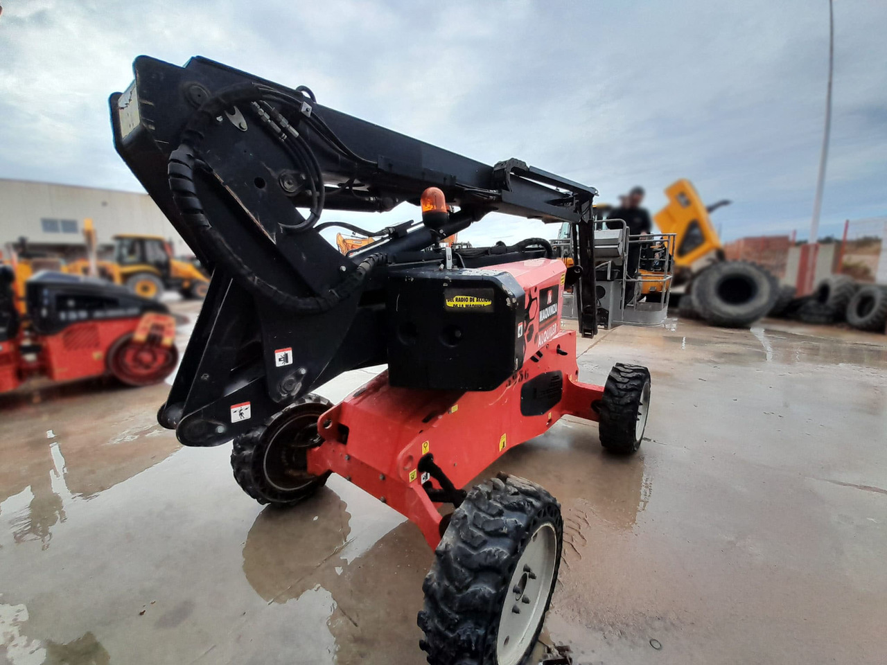 MANITOU MAN GO 12 - Коленчатый подъемник: фото 5 MANITOU MAN GO 12 - Коленчатый подъемник: фото 5