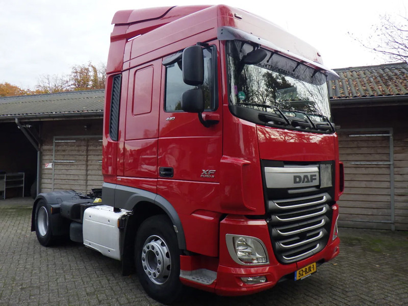 DAF XF 440 NEW TACHO / Holland Truck / 8 Tons vooras / Standairco / Standkachel - Тягач: фото 2 DAF XF 440 NEW TACHO / Holland Truck / 8 Tons vooras / Standairco / Standkachel - Тягач: фото 2