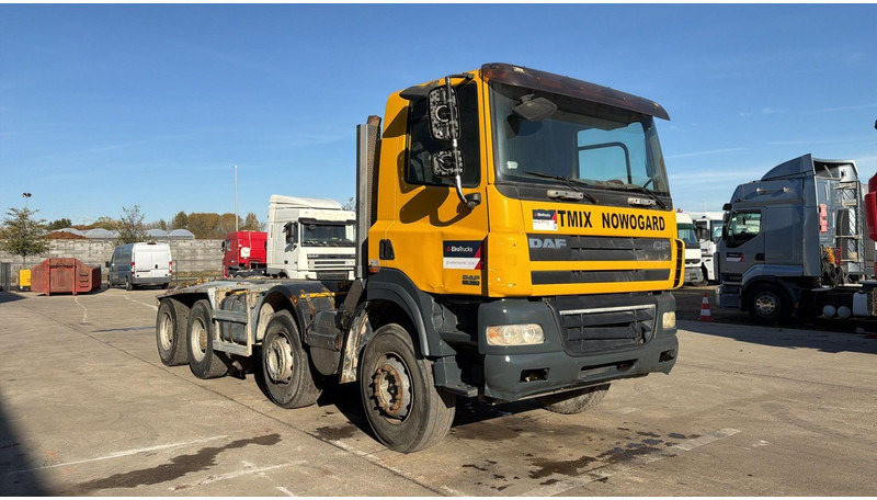 DAF CF 85.360 (BOITE MANUELLE / MANUAL GEARBOX / BIG HUB / GRAND PONT / LAMES / 8X4) - Грузовик-шасси: фото 3 DAF CF 85.360 (BOITE MANUELLE / MANUAL GEARBOX / BIG HUB / GRAND PONT / LAMES / 8X4) - Грузовик-шасси: фото 3