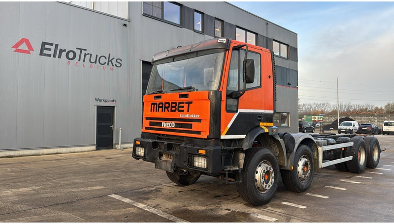 Iveco EUROTRAKKER 340 E 34 (POMPE MANUELLE / GRAND PONT / LAMES / MANUAL PUMP / BIG AXLE / STEEL SUSP.) - Грузовик-шасси: фото 1 Iveco EUROTRAKKER 340 E 34 (POMPE MANUELLE / GRAND PONT / LAMES / MANUAL PUMP / BIG AXLE / STEEL SUSP.) - Грузовик-шасси: фото 1