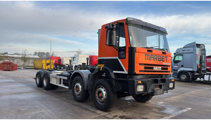 Iveco EUROTRAKKER 340 E 34 (POMPE MANUELLE / GRAND PONT / LAMES / MANUAL PUMP / BIG AXLE / STEEL SUSP.) - Грузовик-шасси: фото 3 Iveco EUROTRAKKER 340 E 34 (POMPE MANUELLE / GRAND PONT / LAMES / MANUAL PUMP / BIG AXLE / STEEL SUSP.) - Грузовик-шасси: фото 3