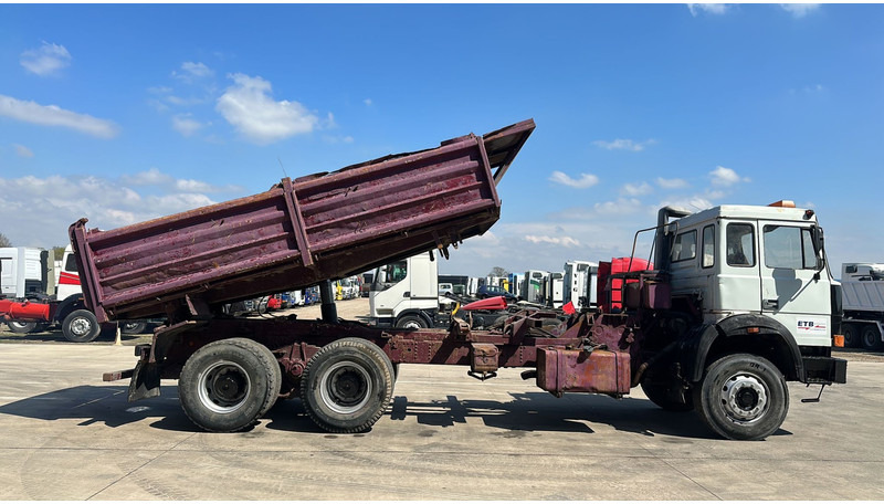 Iveco MAGIRUS 260 - 34 (LIVRAISON GRATUITE AU PORT D'ANVERS / POMPE MANUELLE) - Самосвал: фото 3 Iveco MAGIRUS 260 - 34 (LIVRAISON GRATUITE AU PORT D'ANVERS / POMPE MANUELLE) - Самосвал: фото 3
