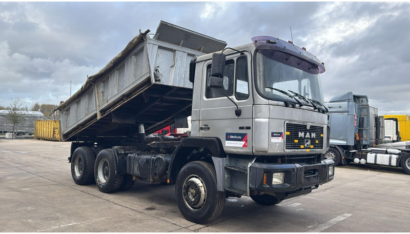 MAN 26.372 (MANUAL PUMP / POMPE MANUELLE / LAMES / GRAND PONT / STEEL SUSP. / 6 CYLINDER) - Самосвал: фото 3 MAN 26.372 (MANUAL PUMP / POMPE MANUELLE / LAMES / GRAND PONT / STEEL SUSP. / 6 CYLINDER) - Самосвал: фото 3