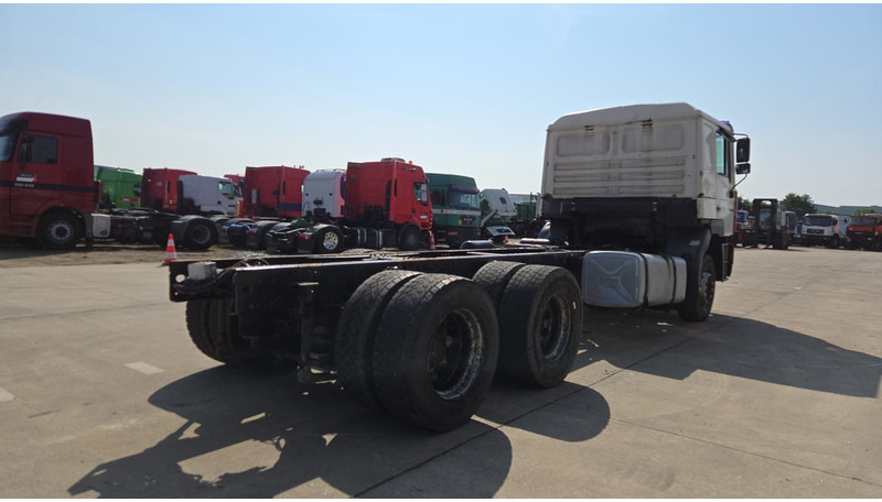 MAN 26.414 (6X4 / 6 CYLINDER / MANUAL GEARBOX / 10 TYRES / LONG CHASSIS / EURO 2) - Грузовик-шасси: фото 5 MAN 26.414 (6X4 / 6 CYLINDER / MANUAL GEARBOX / 10 TYRES / LONG CHASSIS / EURO 2) - Грузовик-шасси: фото 5