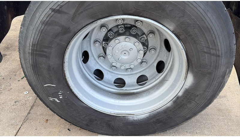 MAN TGA 18.410 (POMPE MANUELLE / MANUAL PUMP / BOITE MANUELLE / MANUAL GEARBOX) в лизинг MAN TGA 18.410 (POMPE MANUELLE / MANUAL PUMP / BOITE MANUELLE / MANUAL GEARBOX): фото 17 MAN TGA 18.410 (POMPE MANUELLE / MANUAL PUMP / BOITE MANUELLE / MANUAL GEARBOX) в лизинг MAN TGA 18.410 (POMPE MANUELLE / MANUAL PUMP / BOITE MANUELLE / MANUAL GEARBOX): фото 17