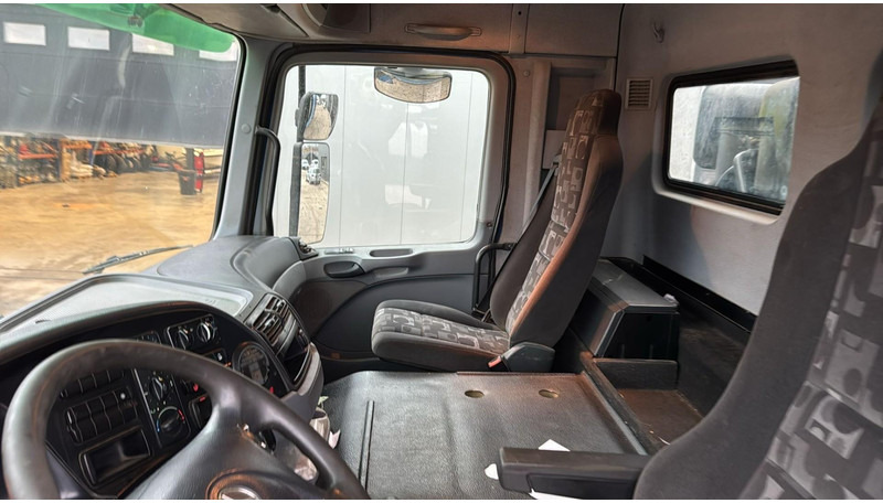 Самосвал Mercedes-Benz Actros 4141 (8X6 / EPS / PARFAIT ETAT / TOP CONDITION / V6 / MP2 / BIG AXLE / STEEL SUSP. / LAMES): фото 20