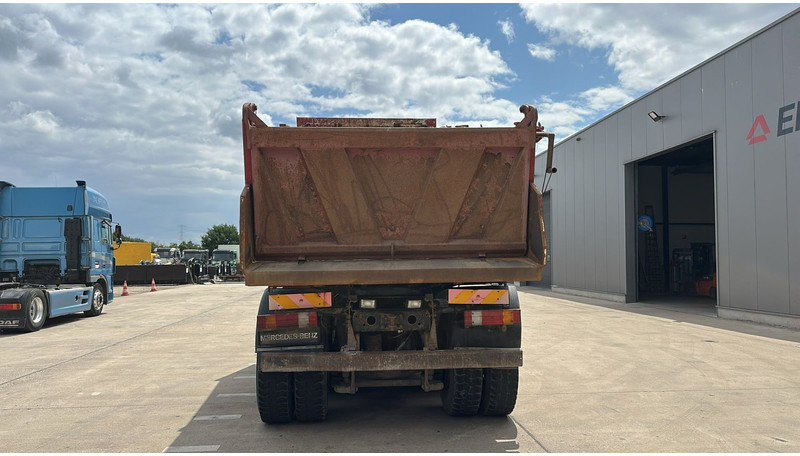 Mercedes-Benz Actros 4143 (8X6 / LAMES / EPS / V6 / GRAND PONT / BIG AXLE / 3 PEDALES) - Самосвал: фото 4 Mercedes-Benz Actros 4143 (8X6 / LAMES / EPS / V6 / GRAND PONT / BIG AXLE / 3 PEDALES) - Самосвал: фото 4