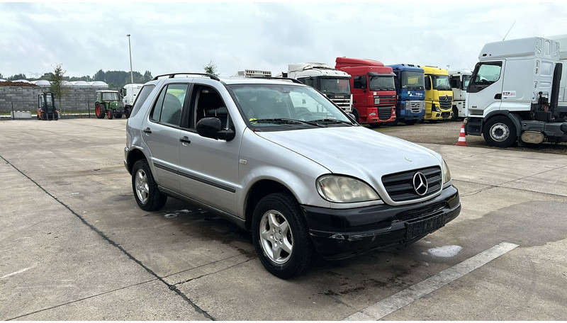 Mercedes-Benz M-Klasse ML 270 CDI - Внедорожник: фото 3 Mercedes-Benz M-Klasse ML 270 CDI - Внедорожник: фото 3