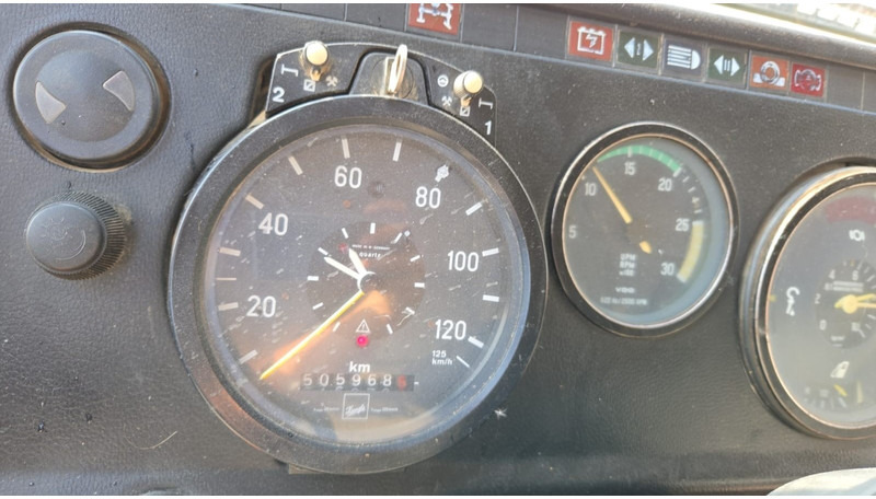 Грузовик-цистерна Mercedes-Benz SK 1619 (12.400L / GERMAN TRUCK / CAMION ALLEMAGNE / LAMES / GRAND PONT / V6): фото 12