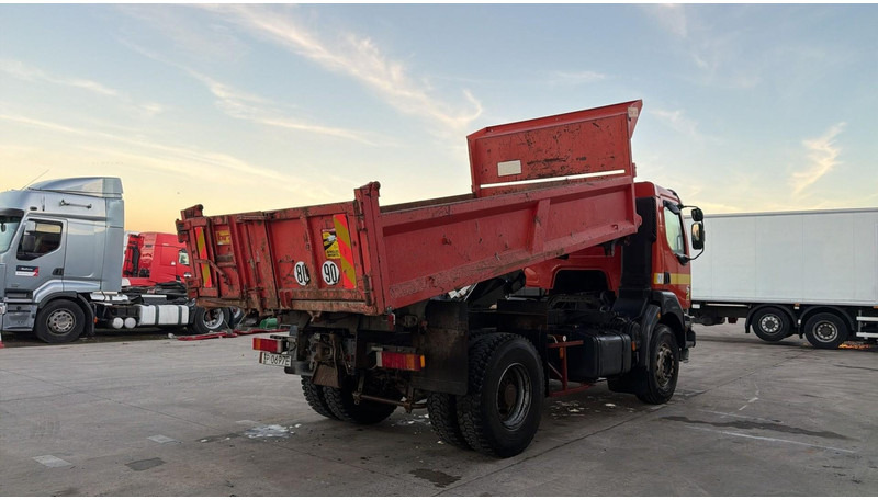 Renault KERAX 340 (POMPE MANUELLE / MANUAL PUMP / STEEL SUSP. / LAMES / GRAND PONT/ PARFAIT ETAT) - Самосвал: фото 4 Renault KERAX 340 (POMPE MANUELLE / MANUAL PUMP / STEEL SUSP. / LAMES / GRAND PONT/ PARFAIT ETAT) - Самосвал: фото 4