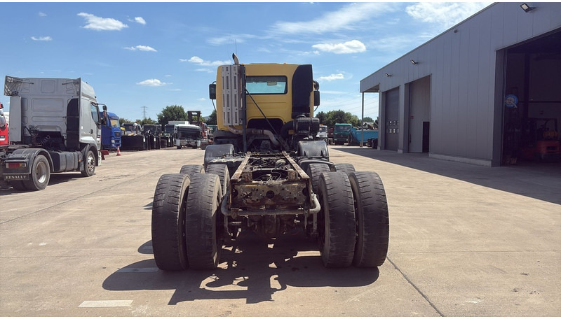 Грузовик-шасси Renault KERAX 420 (BOITE MANUELLE / 8X4 / LAMES / MANUAL GEARBOX): фото 6