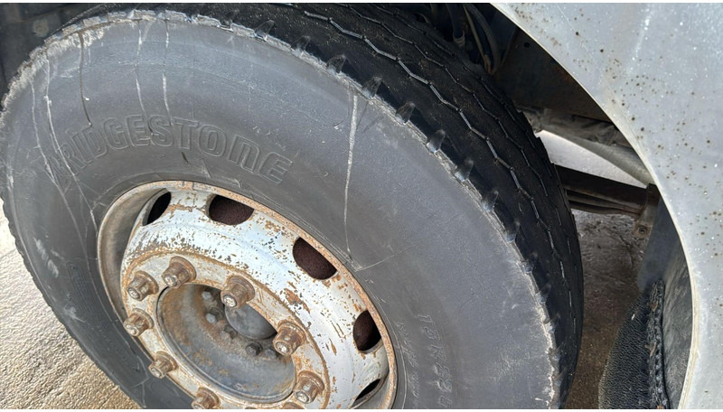 Renault Kerax 370 (10970L / CAMION FRANCAIS / VIDANGEUR / 6X4 / LAMES / GRAND PONT) в лизинг Renault Kerax 370 (10970L / CAMION FRANCAIS / VIDANGEUR / 6X4 / LAMES / GRAND PONT): фото 9