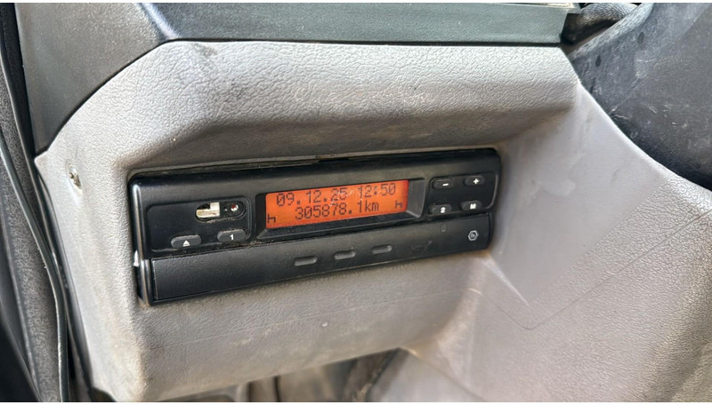 Renault Kerax 370 (10970L / CAMION FRANCAIS / VIDANGEUR / 6X4 / LAMES / GRAND PONT) в лизинг Renault Kerax 370 (10970L / CAMION FRANCAIS / VIDANGEUR / 6X4 / LAMES / GRAND PONT): фото 12