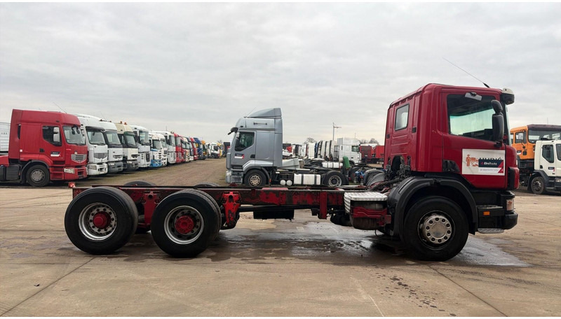 Scania 124 - 400 (MANUAL PUMP / 6X2 / BIG AXLE / GRAND PONT / POMPE MANUELLE) - Грузовик-шасси: фото 3 Scania 124 - 400 (MANUAL PUMP / 6X2 / BIG AXLE / GRAND PONT / POMPE MANUELLE) - Грузовик-шасси: фото 3