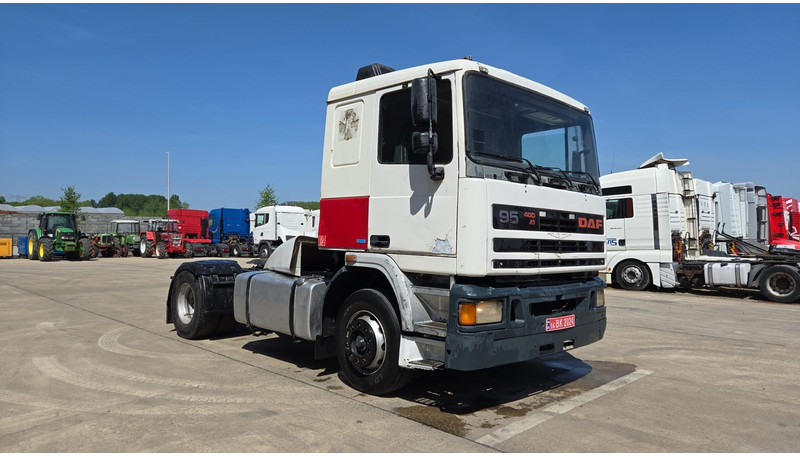 DAF 95 ATI 400 (EURO 2 / MANUAL PUMP / MANUAL GEARBOX / POMPE MANUELLE) - Тягач: фото 2 DAF 95 ATI 400 (EURO 2 / MANUAL PUMP / MANUAL GEARBOX / POMPE MANUELLE) - Тягач: фото 2