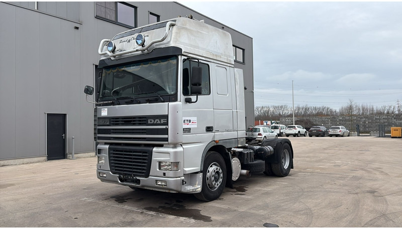 DAF XF 95.480 (EURO 3 / MANUAL GEARBOX / BOITE MANUELLE) - Тягач: фото 1 DAF XF 95.480 (EURO 3 / MANUAL GEARBOX / BOITE MANUELLE) - Тягач: фото 1
