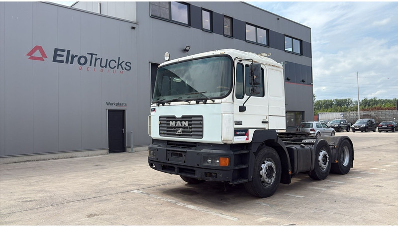 MAN 25.403 (6X2 / 6 CYLINDER / EURO 2 / MANUAL GEARBOX / 8 TYRES) - Тягач: фото 1 MAN 25.403 (6X2 / 6 CYLINDER / EURO 2 / MANUAL GEARBOX / 8 TYRES) - Тягач: фото 1