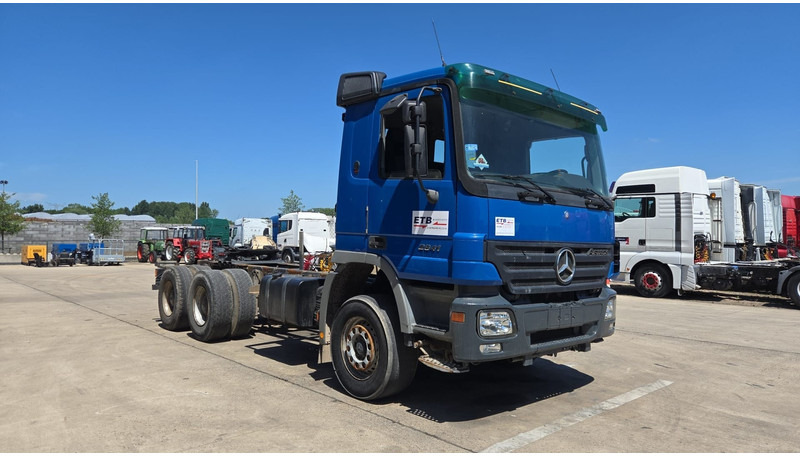 Mercedes-Benz Actros 2641 (LAMES / STEEL SUSP. / EPS / 3 PEDALES / GRAND PONT) - Тягач: фото 2 Mercedes-Benz Actros 2641 (LAMES / STEEL SUSP. / EPS / 3 PEDALES / GRAND PONT) - Тягач: фото 2