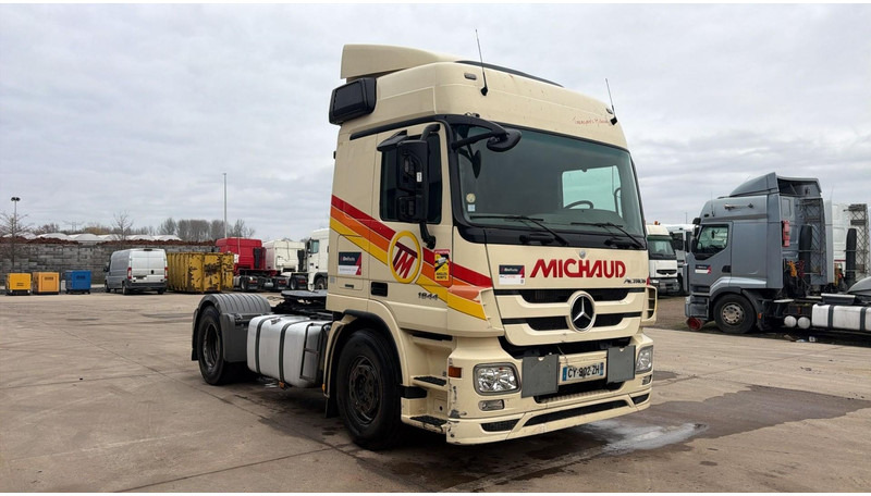 Mercedes-Benz actros 1844 (MP3 / CAMION FRANCAIS / PARFAIT ETAT / PTO / FRENCH TRUCK) - Тягач: фото 2 Mercedes-Benz actros 1844 (MP3 / CAMION FRANCAIS / PARFAIT ETAT / PTO / FRENCH TRUCK) - Тягач: фото 2