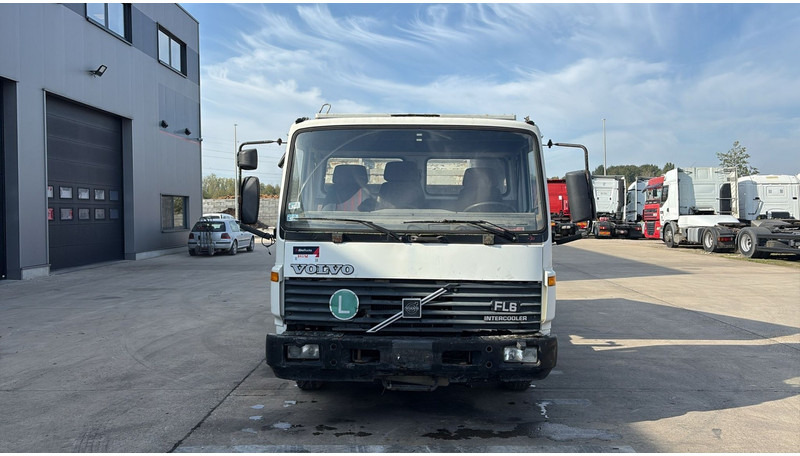 Volvo FL 6 - 8 (MANUAL PUMP / POMPE MANUELLE) - Самосвал: фото 4 Volvo FL 6 - 8 (MANUAL PUMP / POMPE MANUELLE) - Самосвал: фото 4