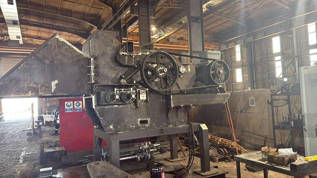 GALEN Wood Chipper from STOCK - Измельчитель древесины: фото 1 GALEN Wood Chipper from STOCK - Измельчитель древесины: фото 1