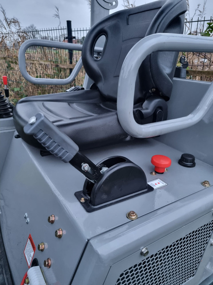 Колёсный погрузчик WCM-L2110e: фото 13 Колёсный погрузчик WCM-L2110e: фото 13