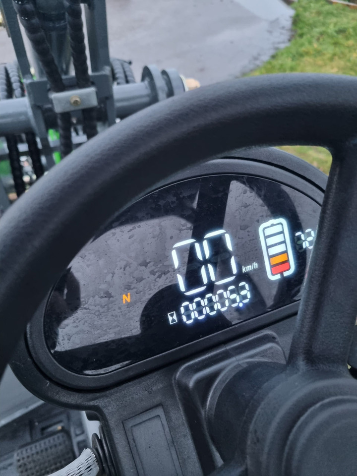 Колёсный погрузчик WCM-L2110e: фото 14 Колёсный погрузчик WCM-L2110e: фото 14