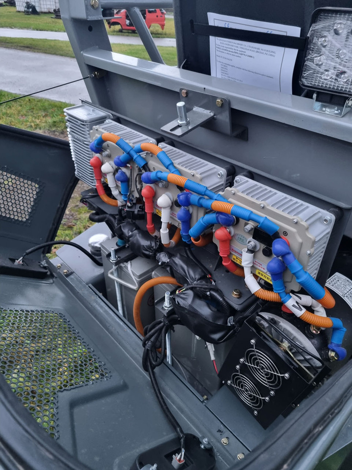 Колёсный погрузчик WCM-L2110e: фото 19 Колёсный погрузчик WCM-L2110e: фото 19