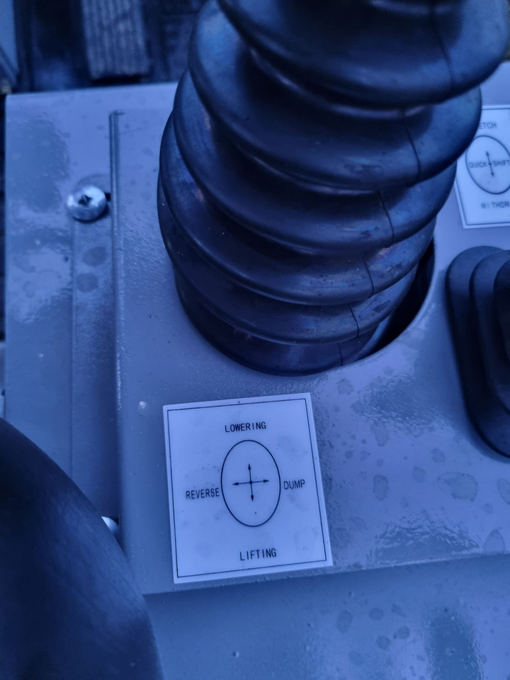 Колёсный погрузчик WCM-L2110e: фото 17 Колёсный погрузчик WCM-L2110e: фото 17