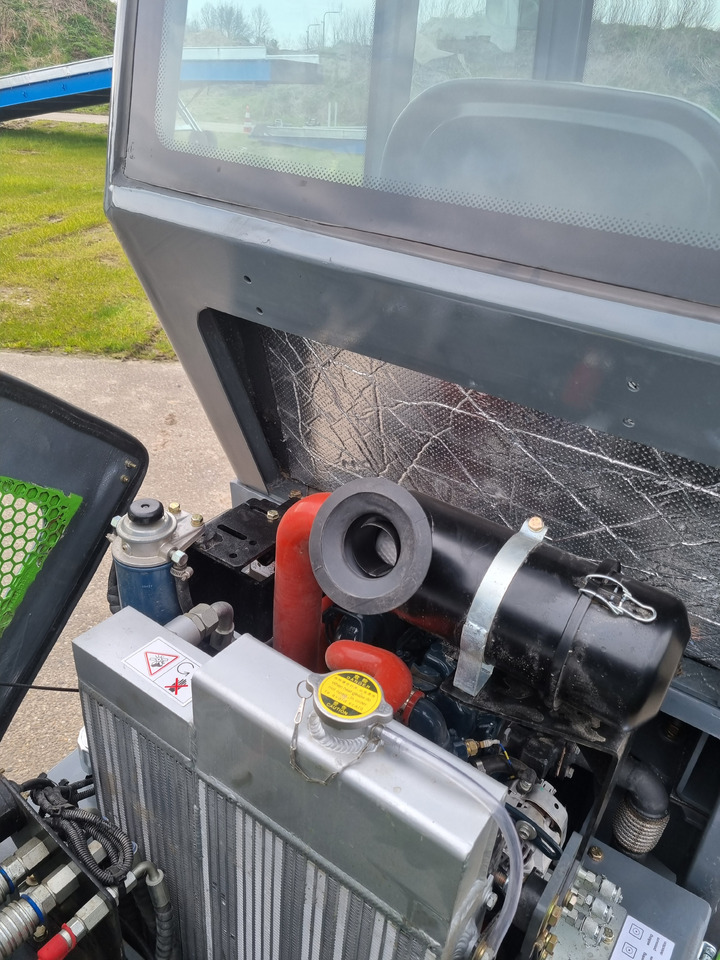 WCM L2412 - Колёсный погрузчик: фото 1 WCM L2412 - Колёсный погрузчик: фото 1