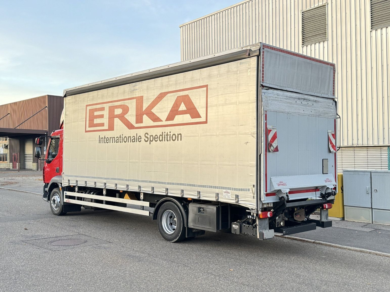 DAF LF 290 FA 16t L-Haus Schiebeplane 7,3m LBW AHK - Тентованный грузовик: фото 5 DAF LF 290 FA 16t L-Haus Schiebeplane 7,3m LBW AHK - Тентованный грузовик: фото 5