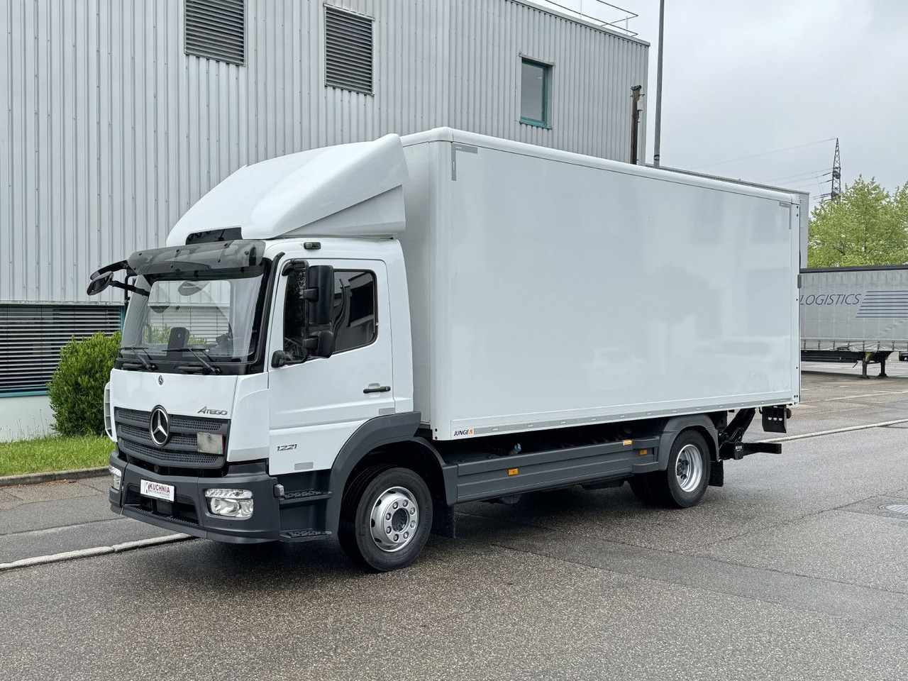 Mercedes-Benz Atego 1221 L Koffer 6,1m LBW AHK Klima TOP - Грузовик с закрытым кузовом: фото 3 Mercedes-Benz Atego 1221 L Koffer 6,1m LBW AHK Klima TOP - Грузовик с закрытым кузовом: фото 3