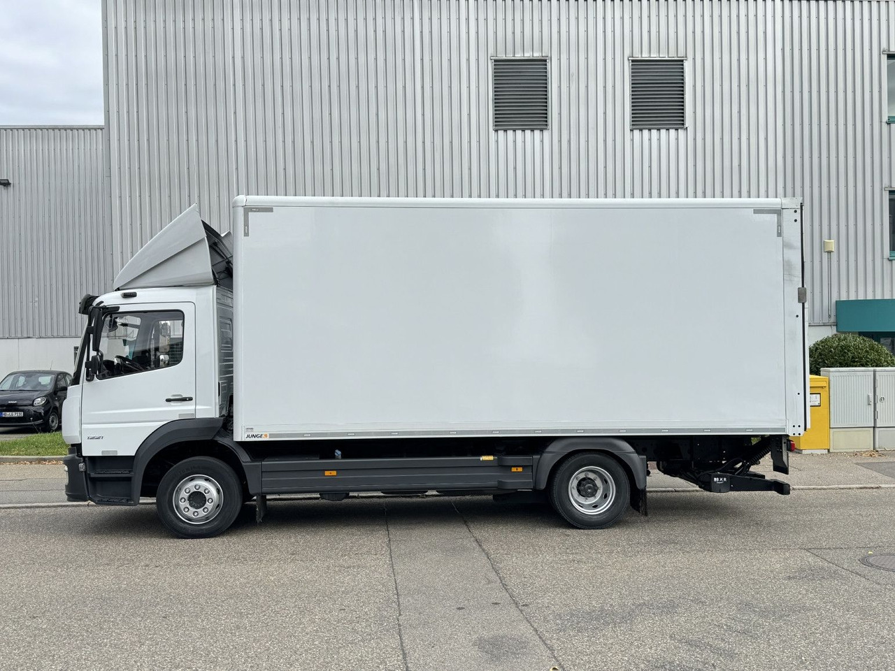 Mercedes-Benz Atego 1221 L Koffer 6,1m LBW AHK Klima TOP - Грузовик с закрытым кузовом: фото 4 Mercedes-Benz Atego 1221 L Koffer 6,1m LBW AHK Klima TOP - Грузовик с закрытым кузовом: фото 4