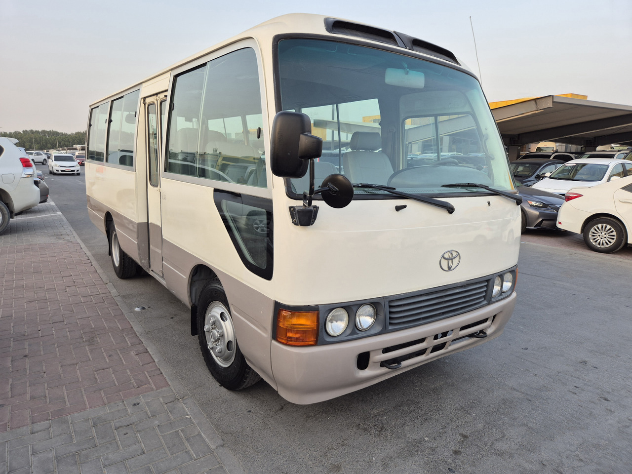 TOYOTA Coaster ... 25 places ...climatisé - Микроавтобус, Пассажирский фургон: фото 1 TOYOTA Coaster ... 25 places ...climatisé - Микроавтобус, Пассажирский фургон: фото 1