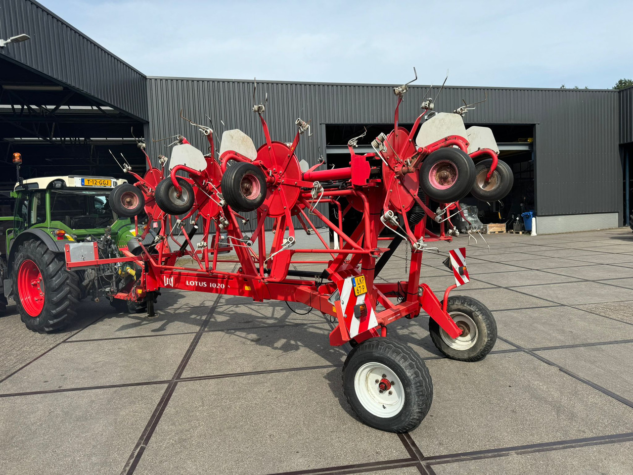 LELY Lotus 1020S - Сеноворошилка: фото 1 LELY Lotus 1020S - Сеноворошилка: фото 1