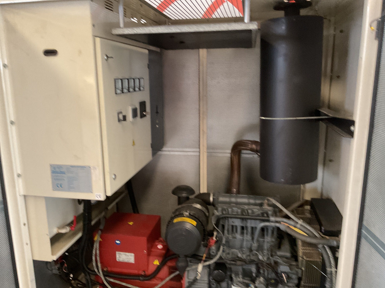 Deutz F3M1011F, 45KVA generatorset. Like brand new. Low standby hours - Электрогенератор: фото 2 Deutz F3M1011F, 45KVA generatorset. Like brand new. Low standby hours - Электрогенератор: фото 2