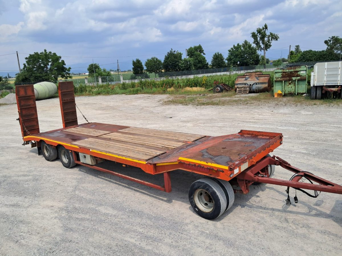 DE ANGELIS 3R3 - Низкорамный прицеп: фото 3 DE ANGELIS 3R3 - Низкорамный прицеп: фото 3
