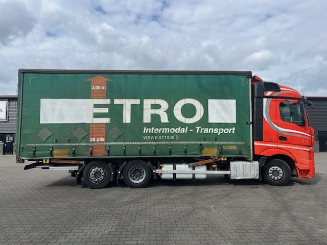 Mercedes Benz Actros 2642 6x2 Mega BDF met zeilbak - Тентованный грузовик: фото 5 Mercedes Benz Actros 2642 6x2 Mega BDF met zeilbak - Тентованный грузовик: фото 5