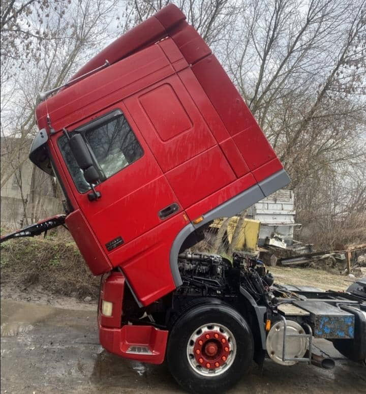 DAF XF 95.430 Tractor head 4x2 - Тягач: фото 2 DAF XF 95.430 Tractor head 4x2 - Тягач: фото 2